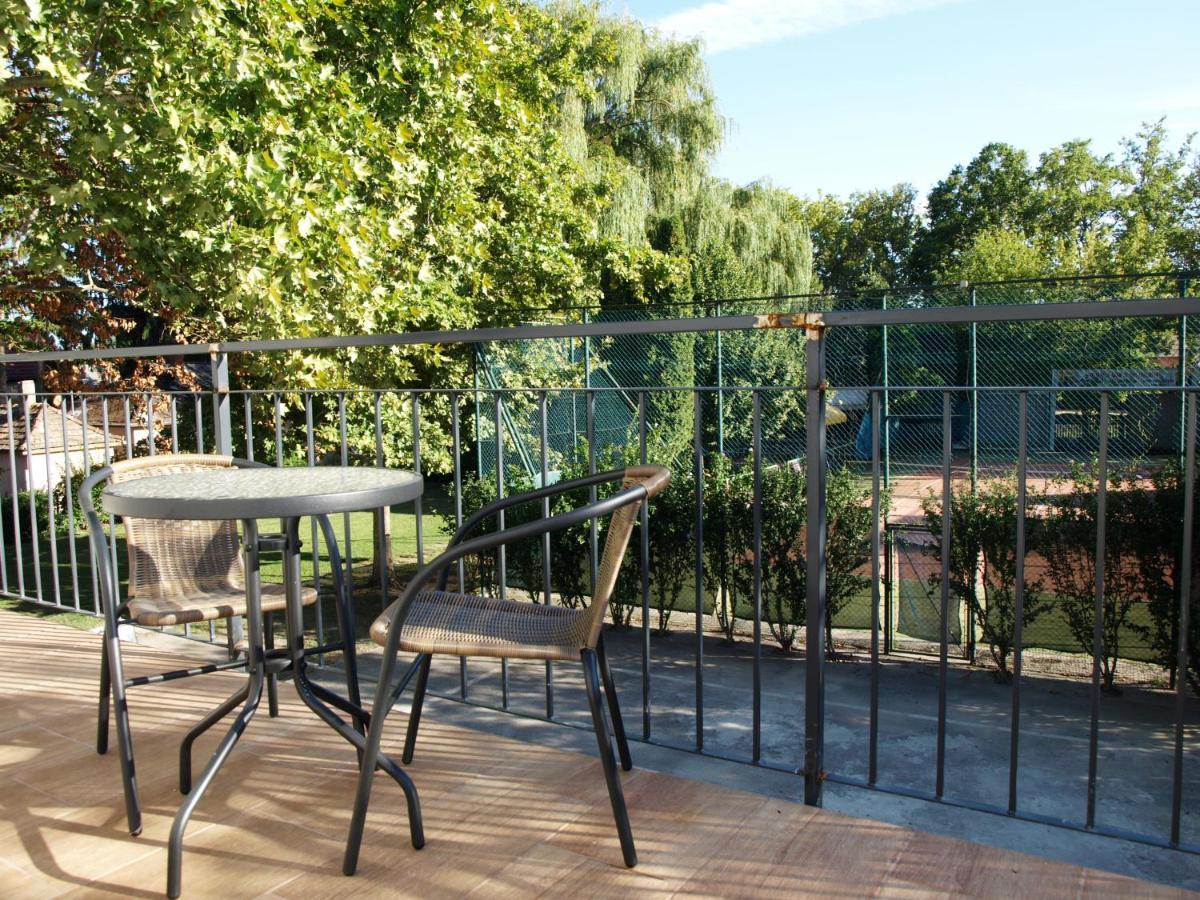 Garden Club Panzio Bed & Breakfast Balatonmáriafürdő Eksteriør bilde