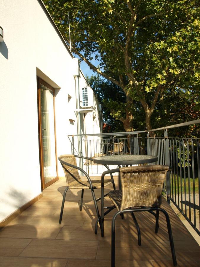 Garden Club Panzio Bed & Breakfast Balatonmáriafürdő Eksteriør bilde