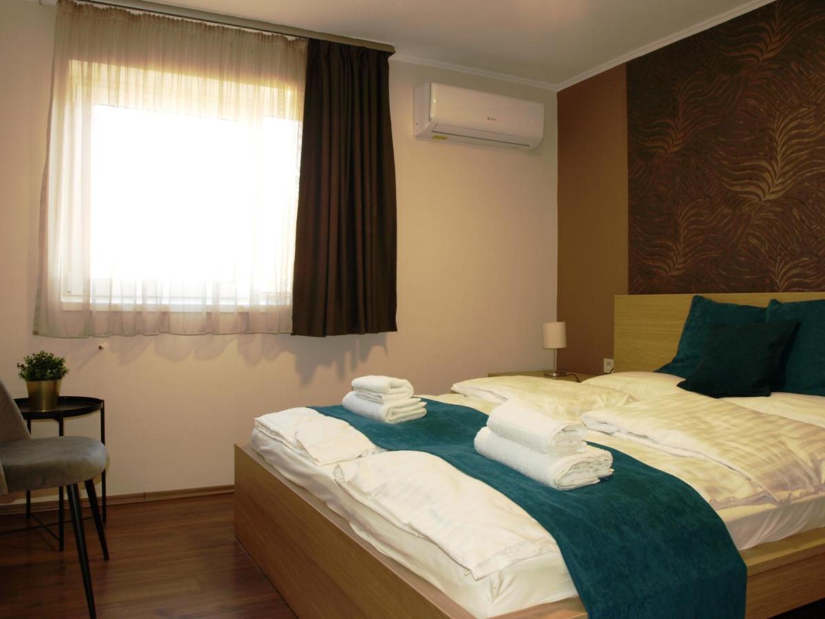 Garden Club Panzio Bed & Breakfast Balatonmáriafürdő Eksteriør bilde
