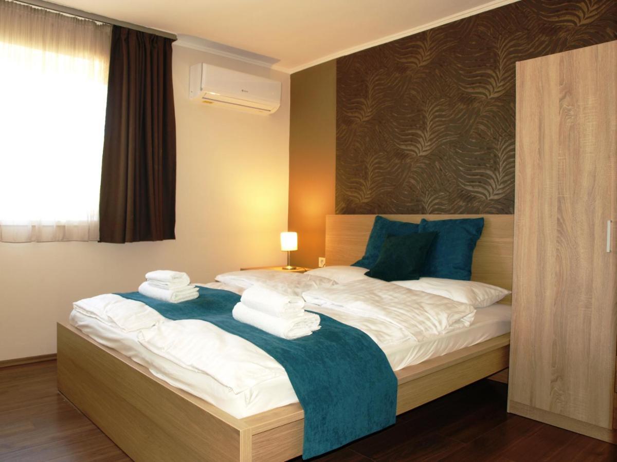 Garden Club Panzio Bed & Breakfast Balatonmáriafürdő Eksteriør bilde