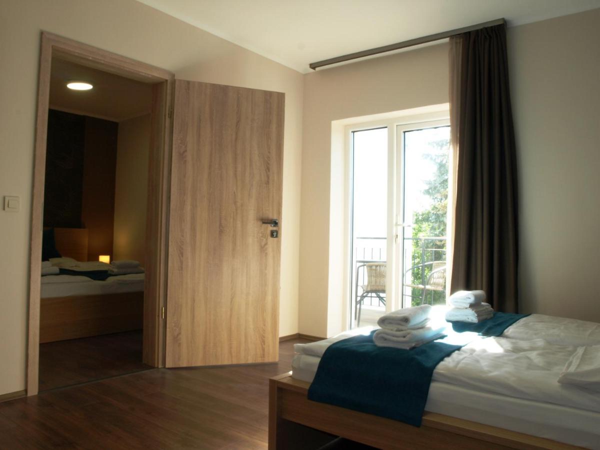 Garden Club Panzio Bed & Breakfast Balatonmáriafürdő Eksteriør bilde