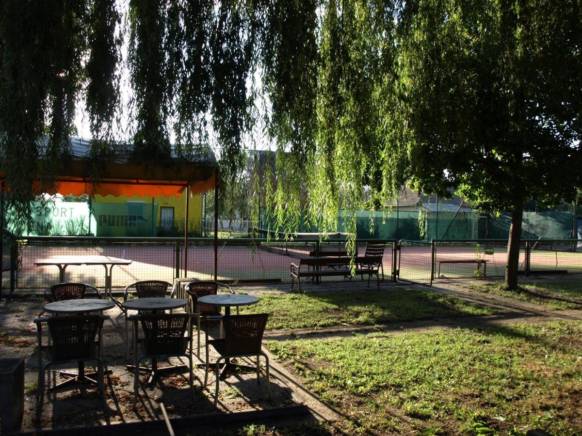 Garden Club Panzio Bed & Breakfast Balatonmáriafürdő Eksteriør bilde