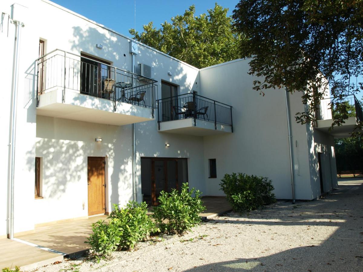 Garden Club Panzio Bed & Breakfast Balatonmáriafürdő Eksteriør bilde