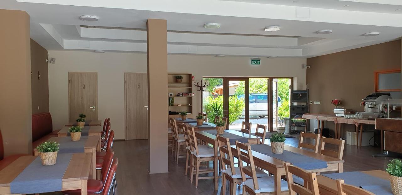 Garden Club Panzio Bed & Breakfast Balatonmáriafürdő Eksteriør bilde