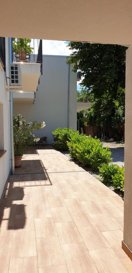 Garden Club Panzio Bed & Breakfast Balatonmáriafürdő Eksteriør bilde