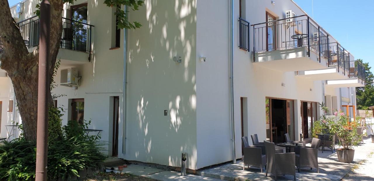 Garden Club Panzio Bed & Breakfast Balatonmáriafürdő Eksteriør bilde